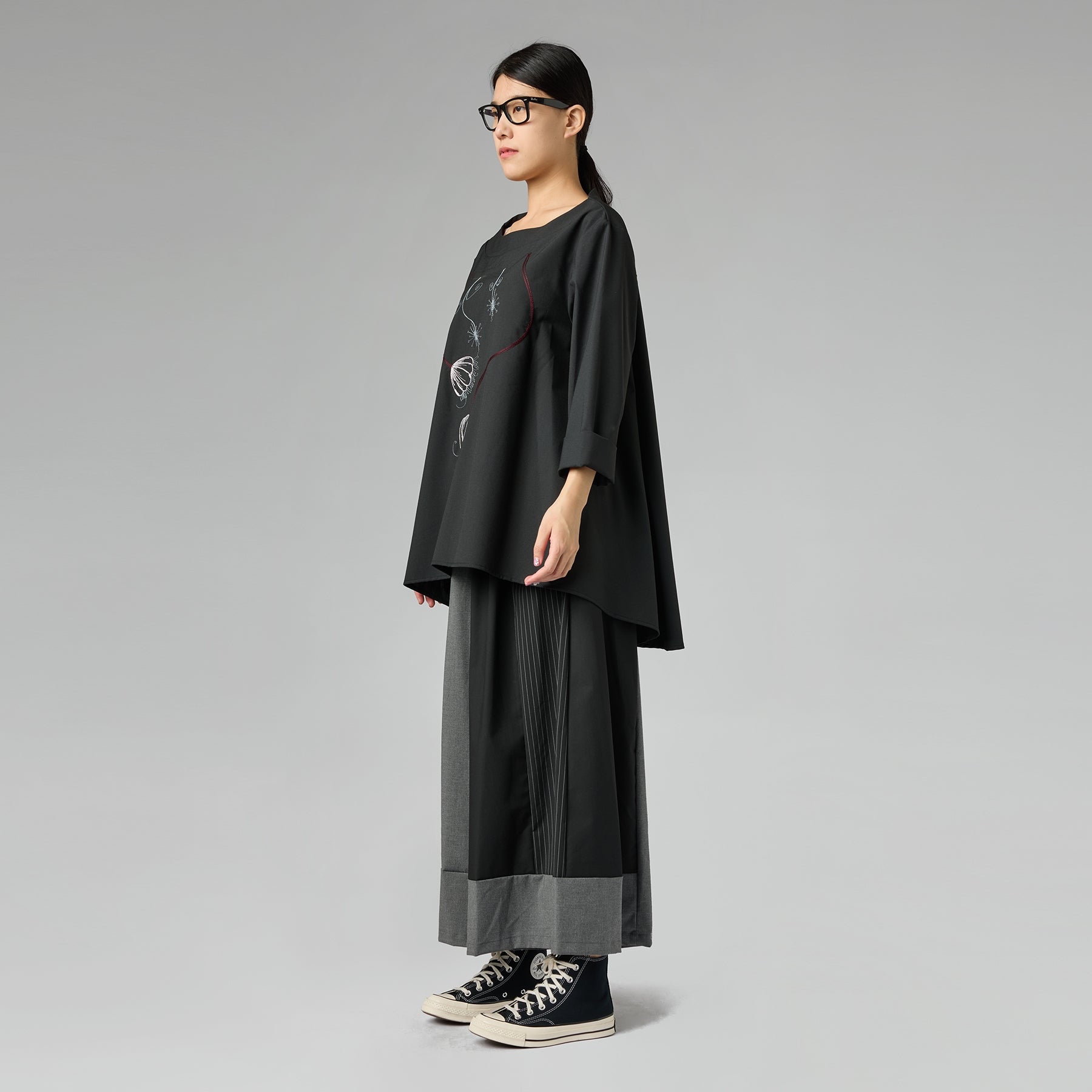 ROZKLOSZOWANE SPODNIE PATCHWORKOWE