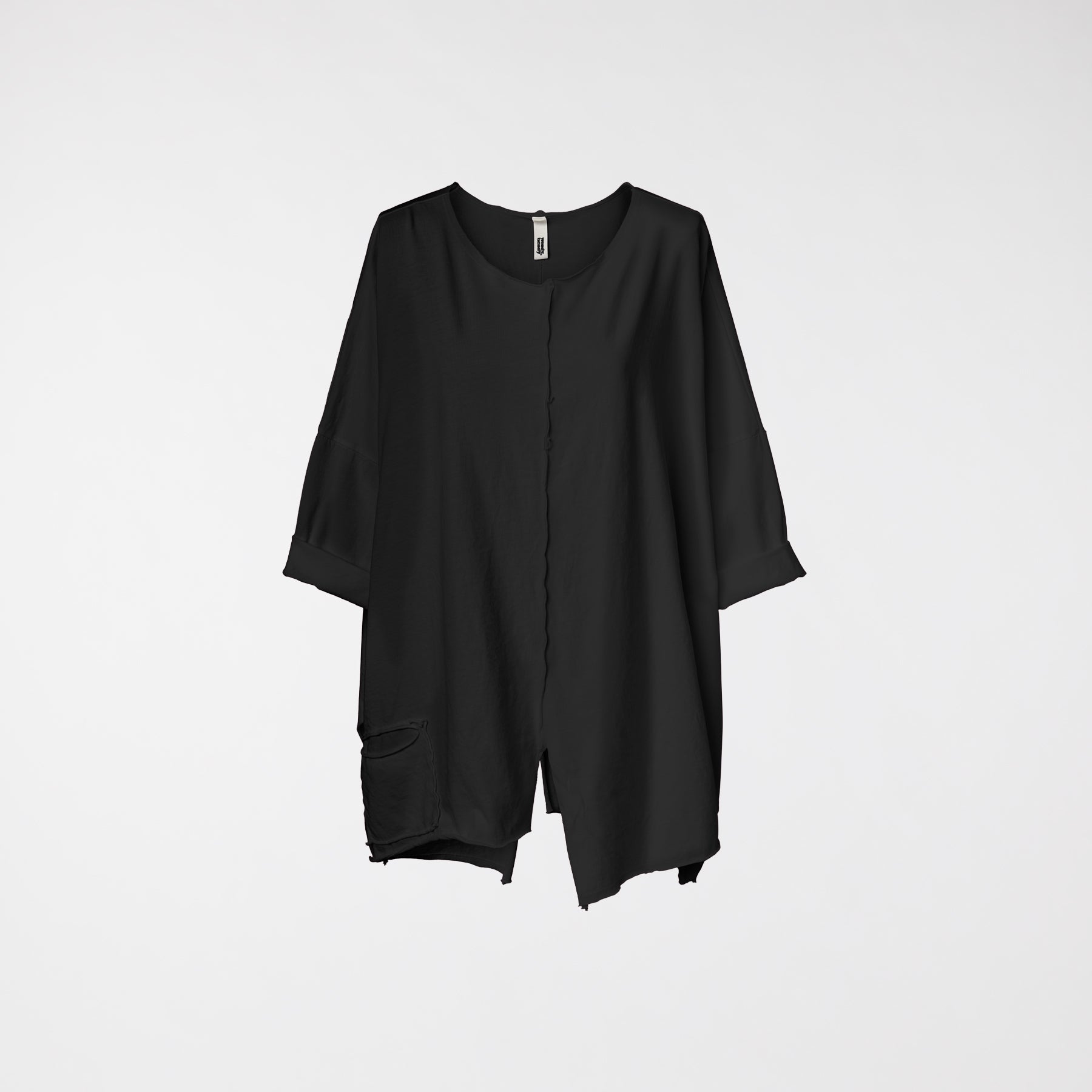 CAMISETA CON BOLSILLO NEGRO