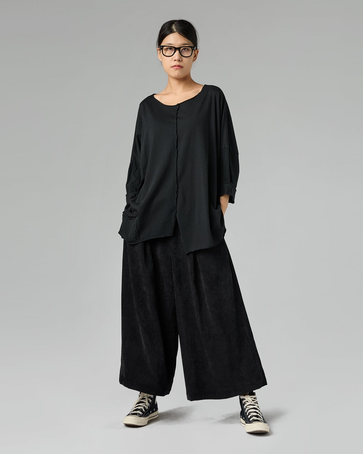 T-SHIRT MIT KLEINER TASCHE