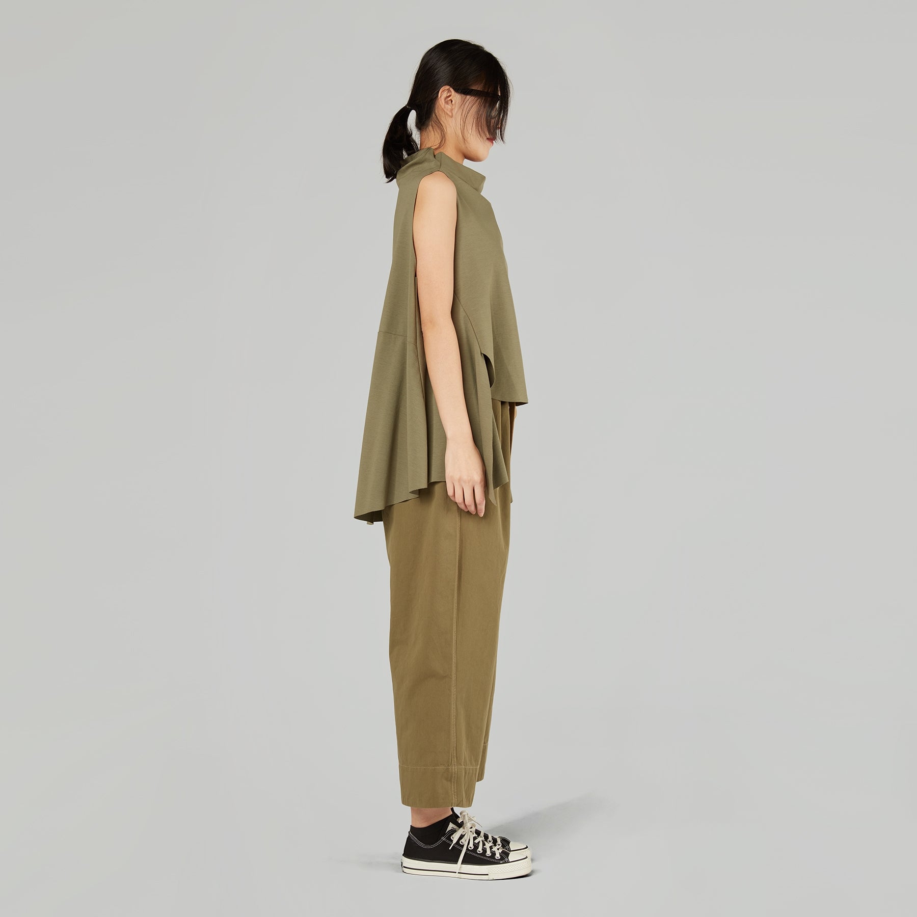 HIGH NECK STRETCH WAISTCOAT WINE