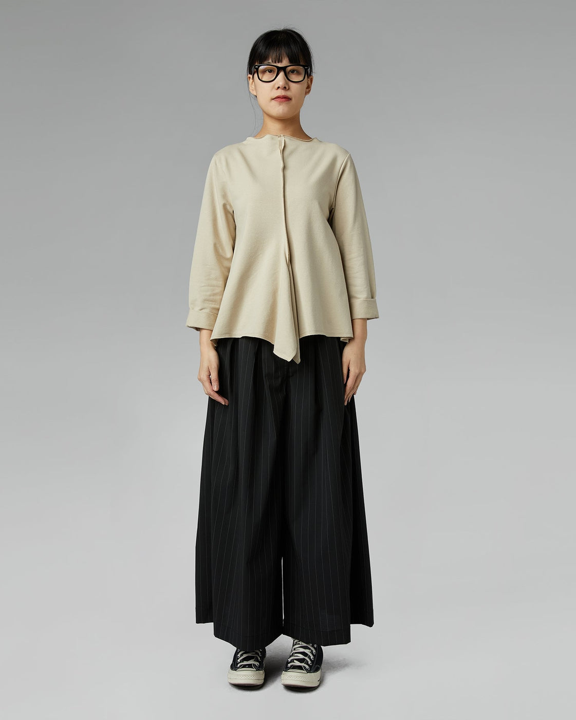 ASYMMETRIC SWEATSHIRT