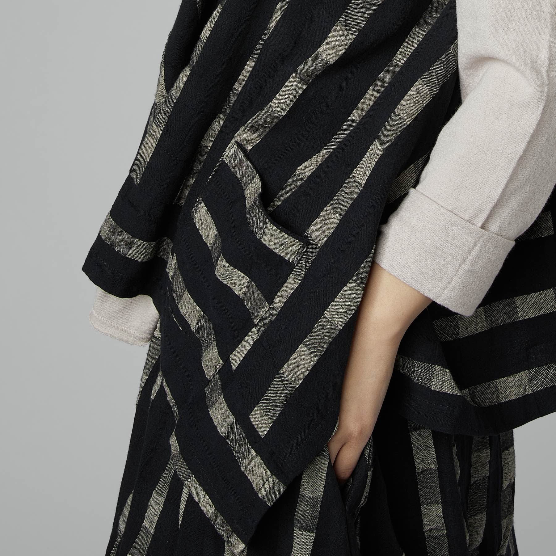 TOP IN CHECKED FABRIC