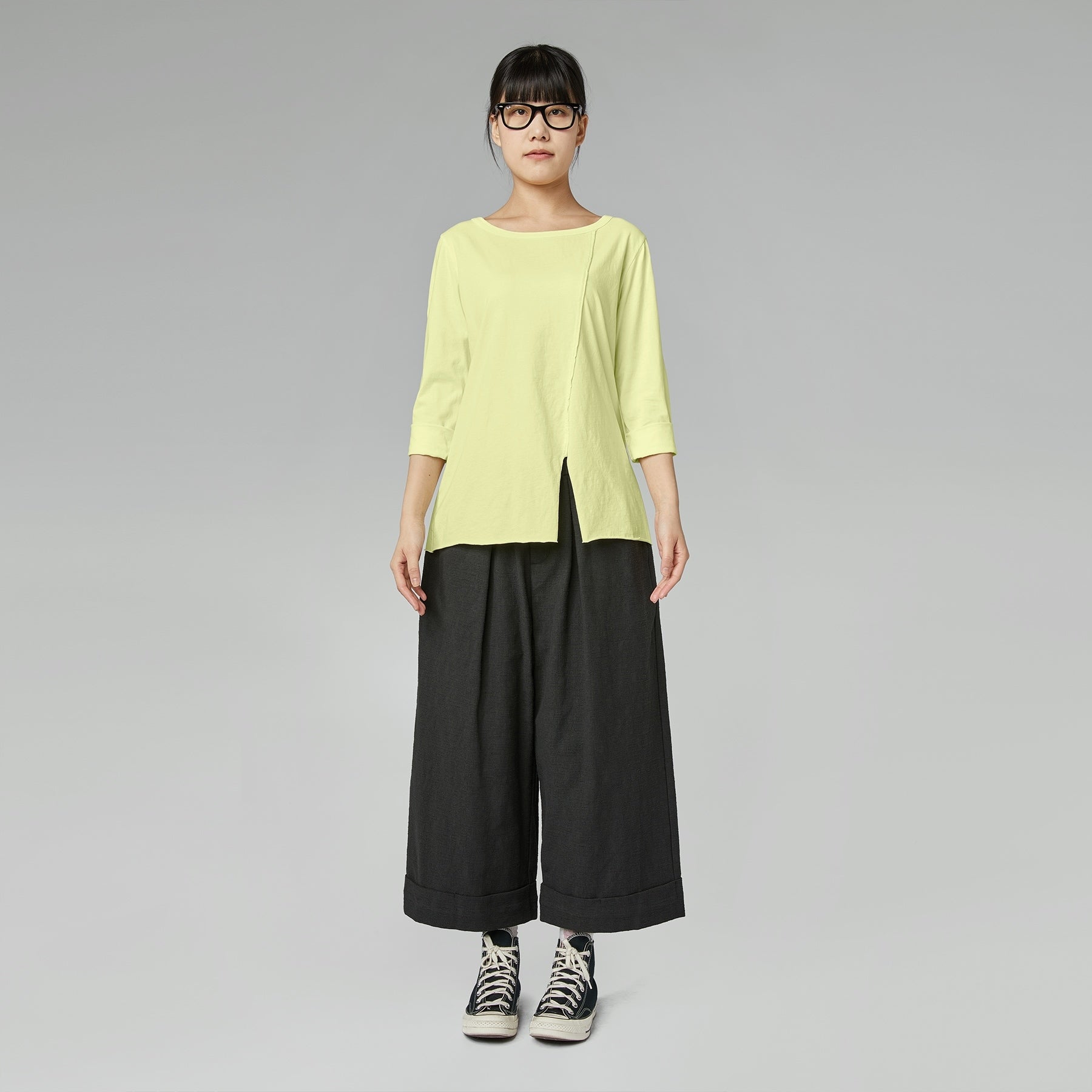 TROUSERS WITH TURN UP