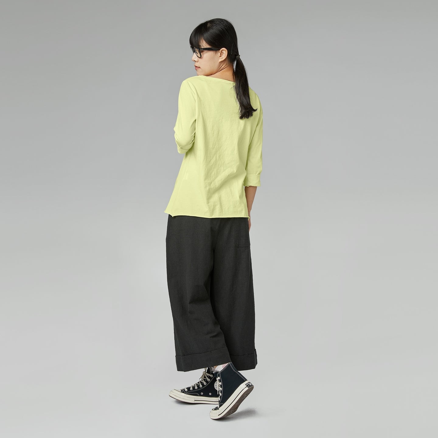 T-SHIRT CON SPACCO BIANCO
