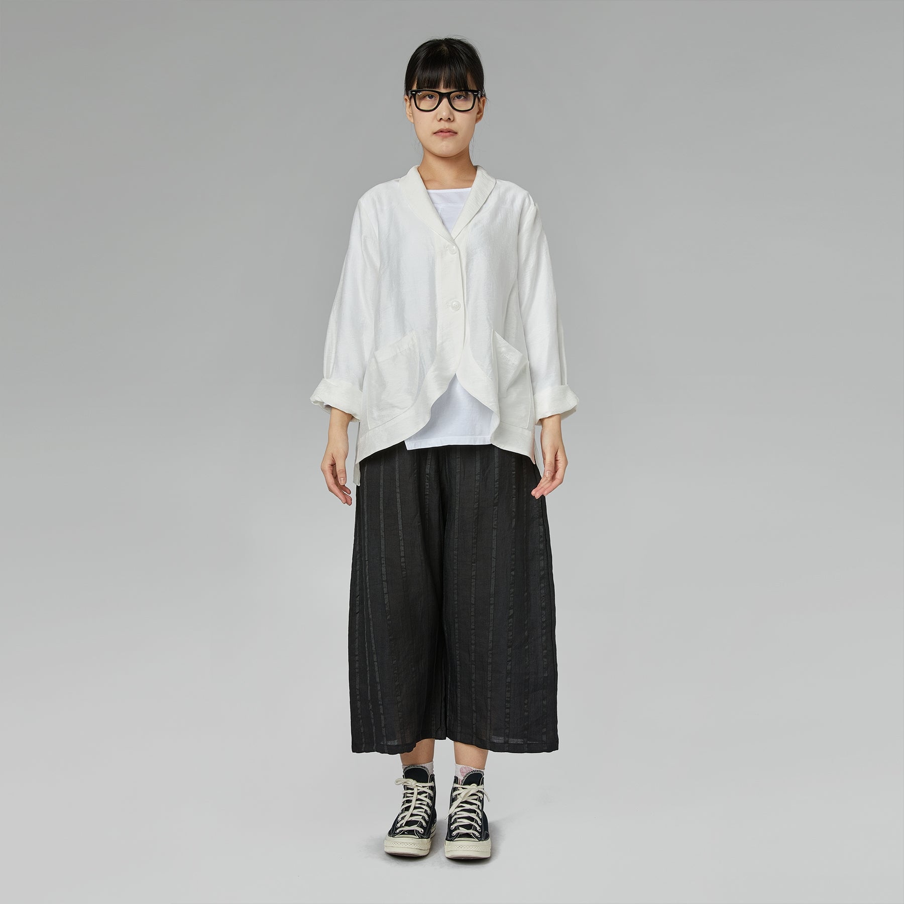 KOSZULKA BAWEŁNIANA Z ROZCIĘCIEM W KOLORZE BIAŁYM