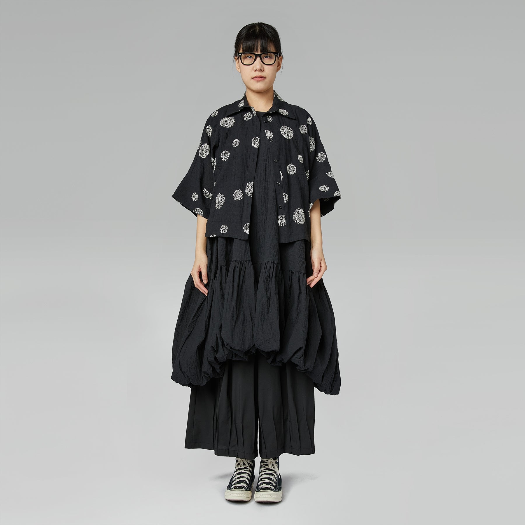 BLACK SHIRT WITH EMBOSSED DESIGN