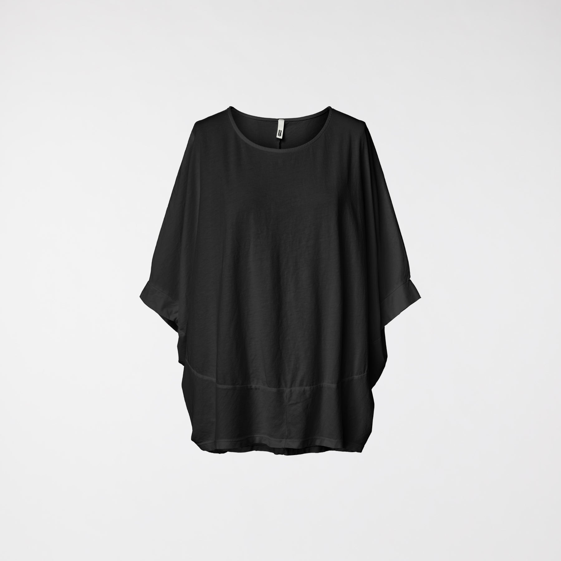 CAMISETA DE MANGA DE MURCIÉLAGO NEGRO