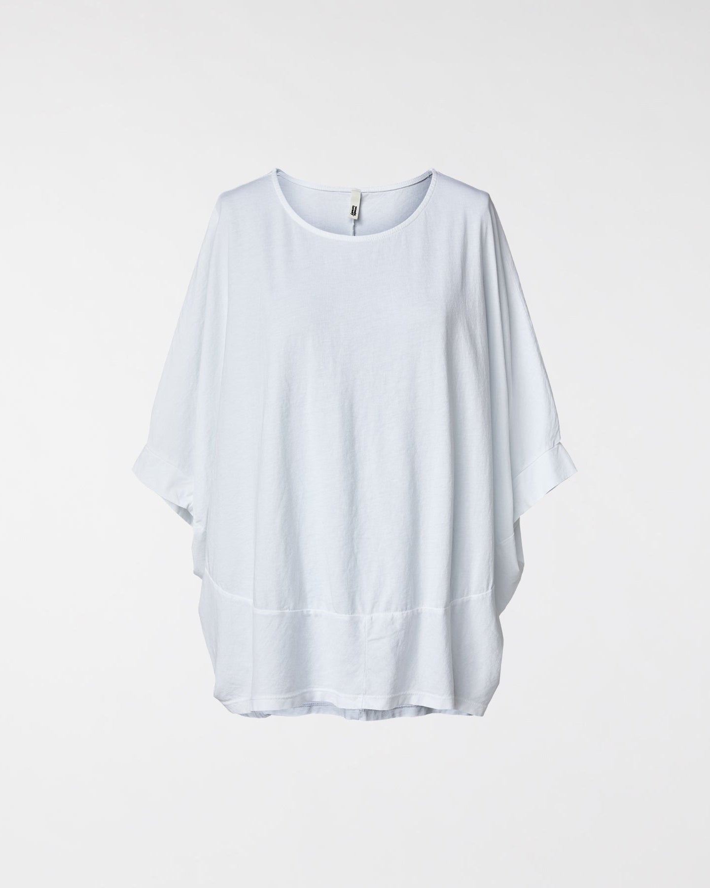 T-SHIRT CON MANICHE A PIPISTRELLO BIANCO