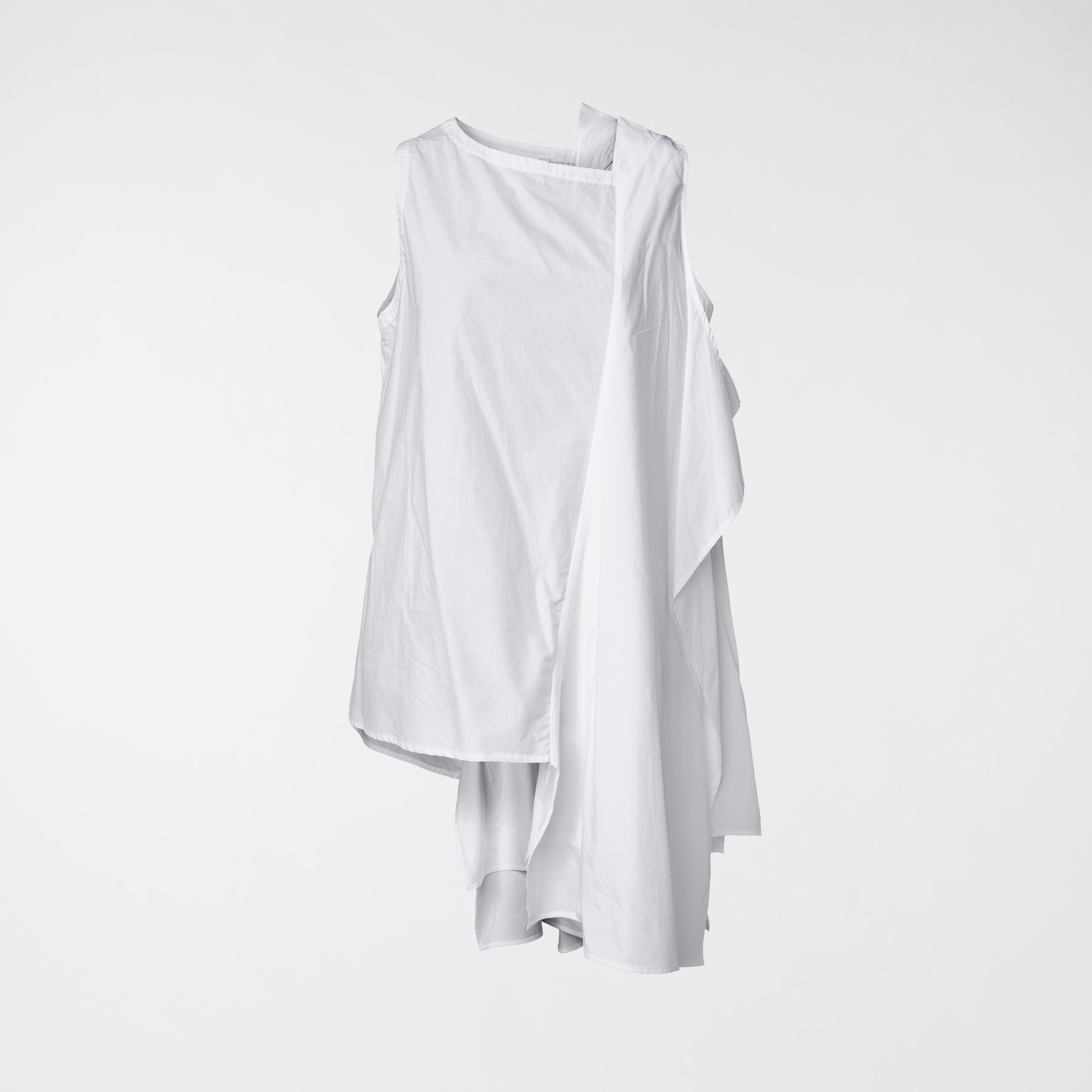 ASYMMETRISCHES TOP MIT AUSSCHNITT