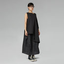 ASYMMETRISCHES TOP MIT AUSSCHNITT