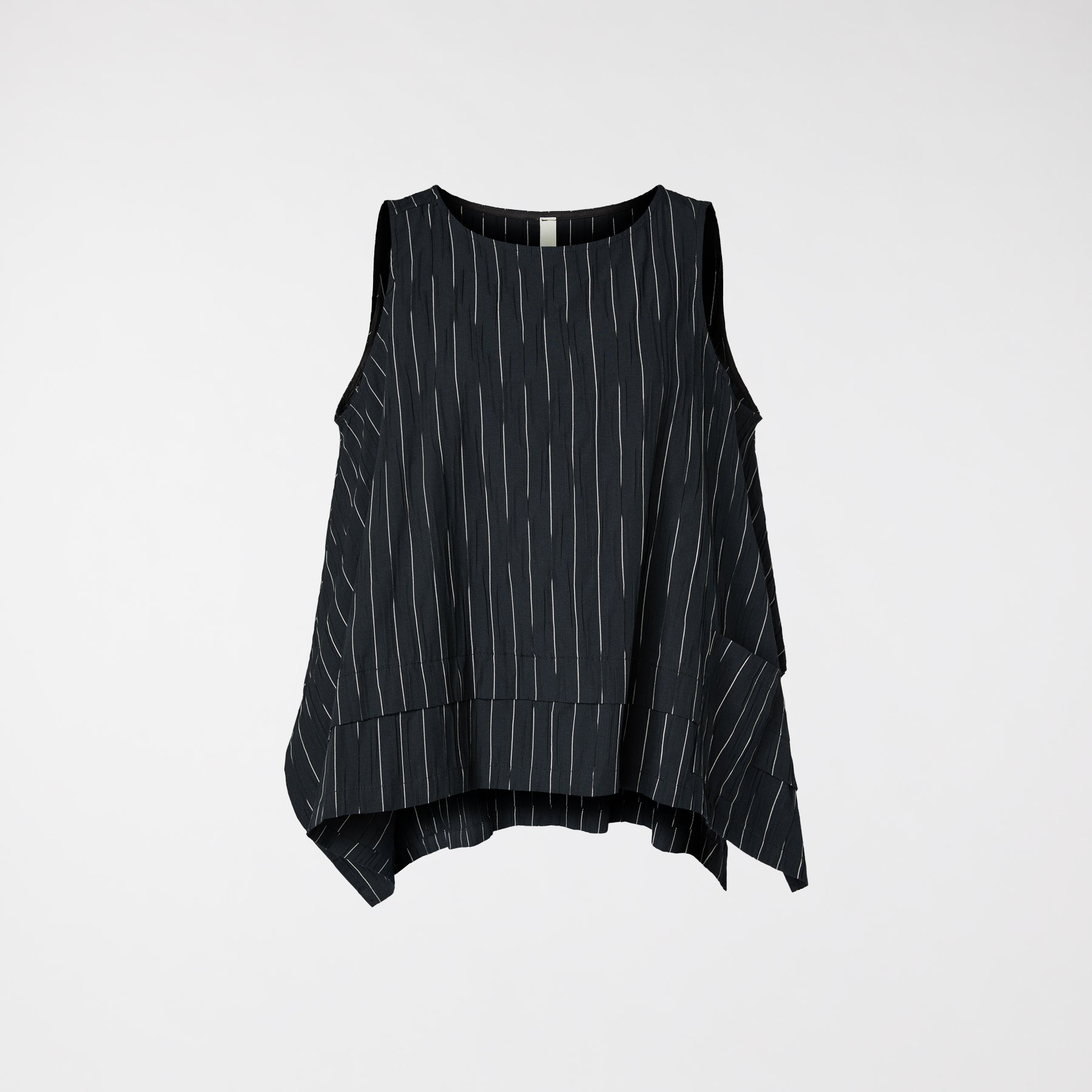 TOP WITH DETACHED PATTERN