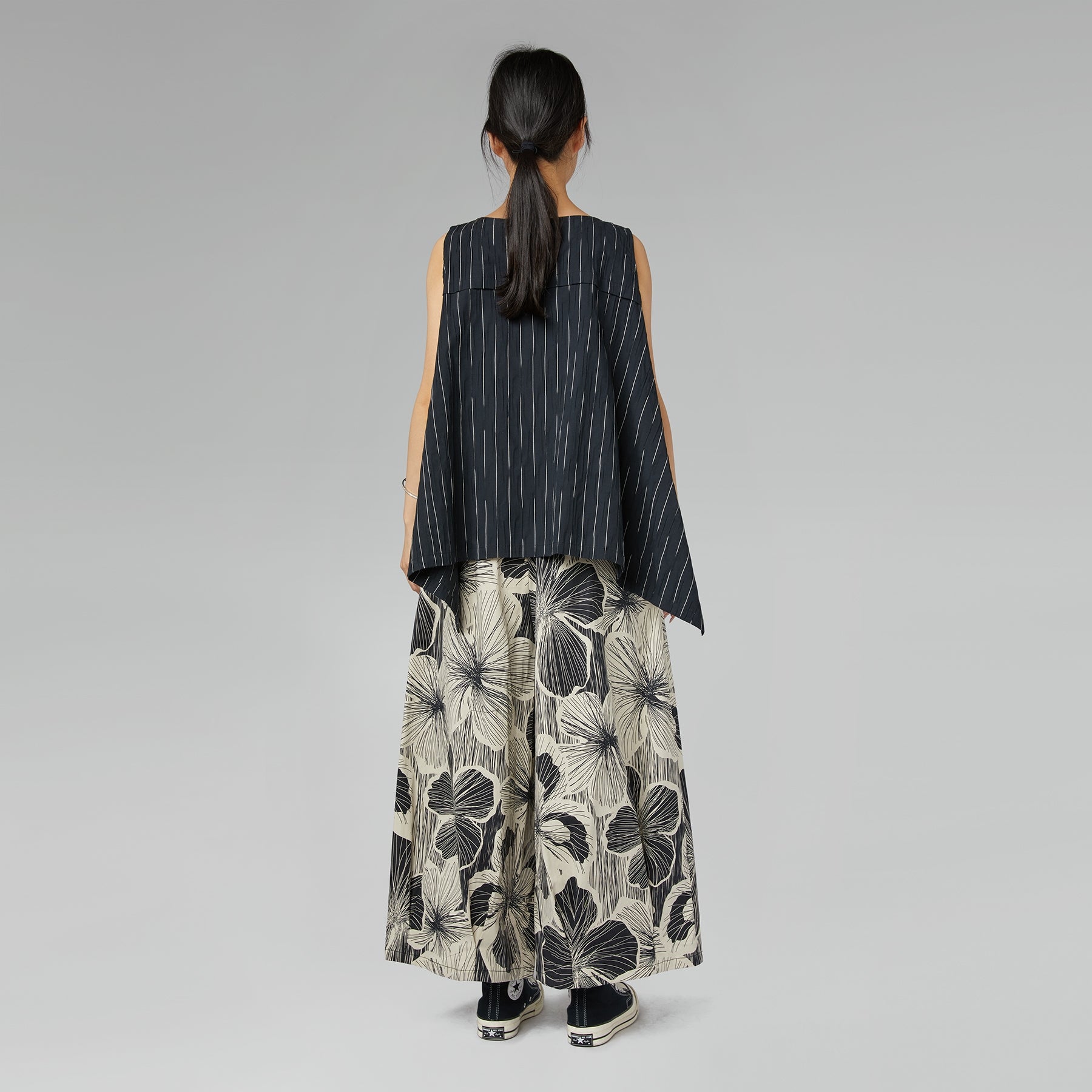 PANTALONI CON STAMPA FLOREALE