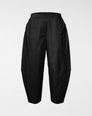 LE PANTALON SE RESSERRE A LA CHEVILLE