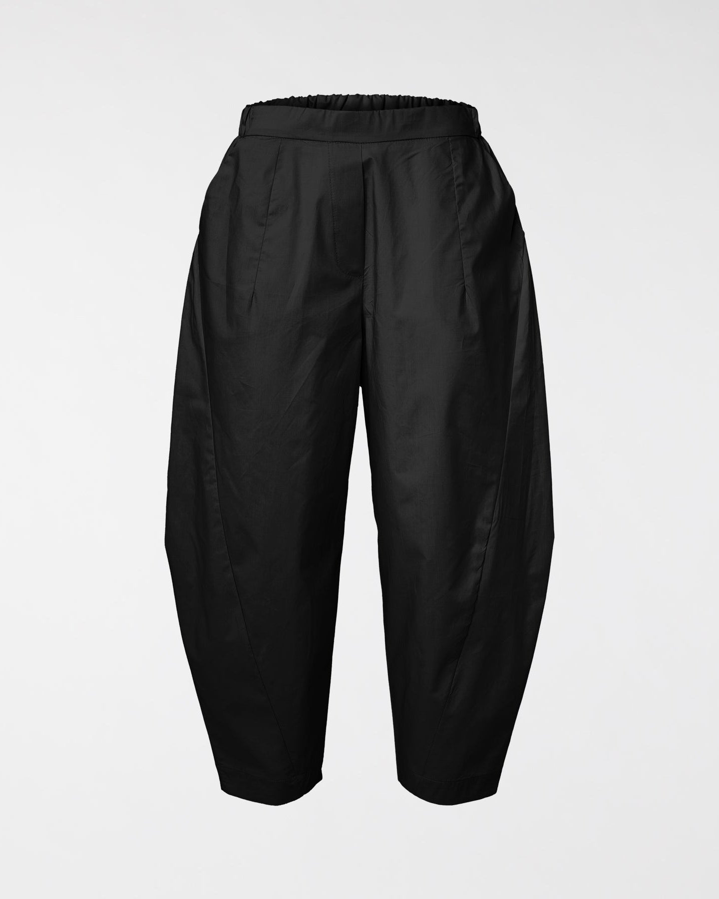 LE PANTALON SE RESSERRE A LA CHEVILLE
