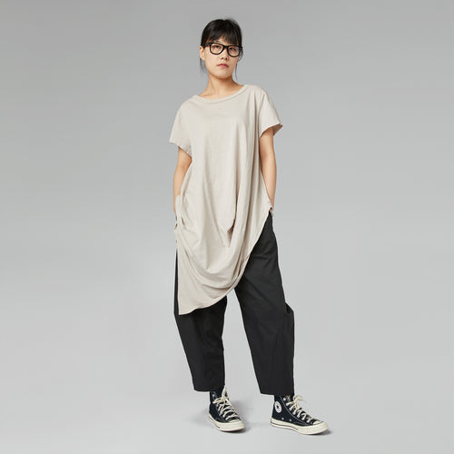 LE PANTALON SE RESSERRE A LA CHEVILLE