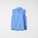 TOP CON PLIEGUES EN EL CUELLO CELESTE