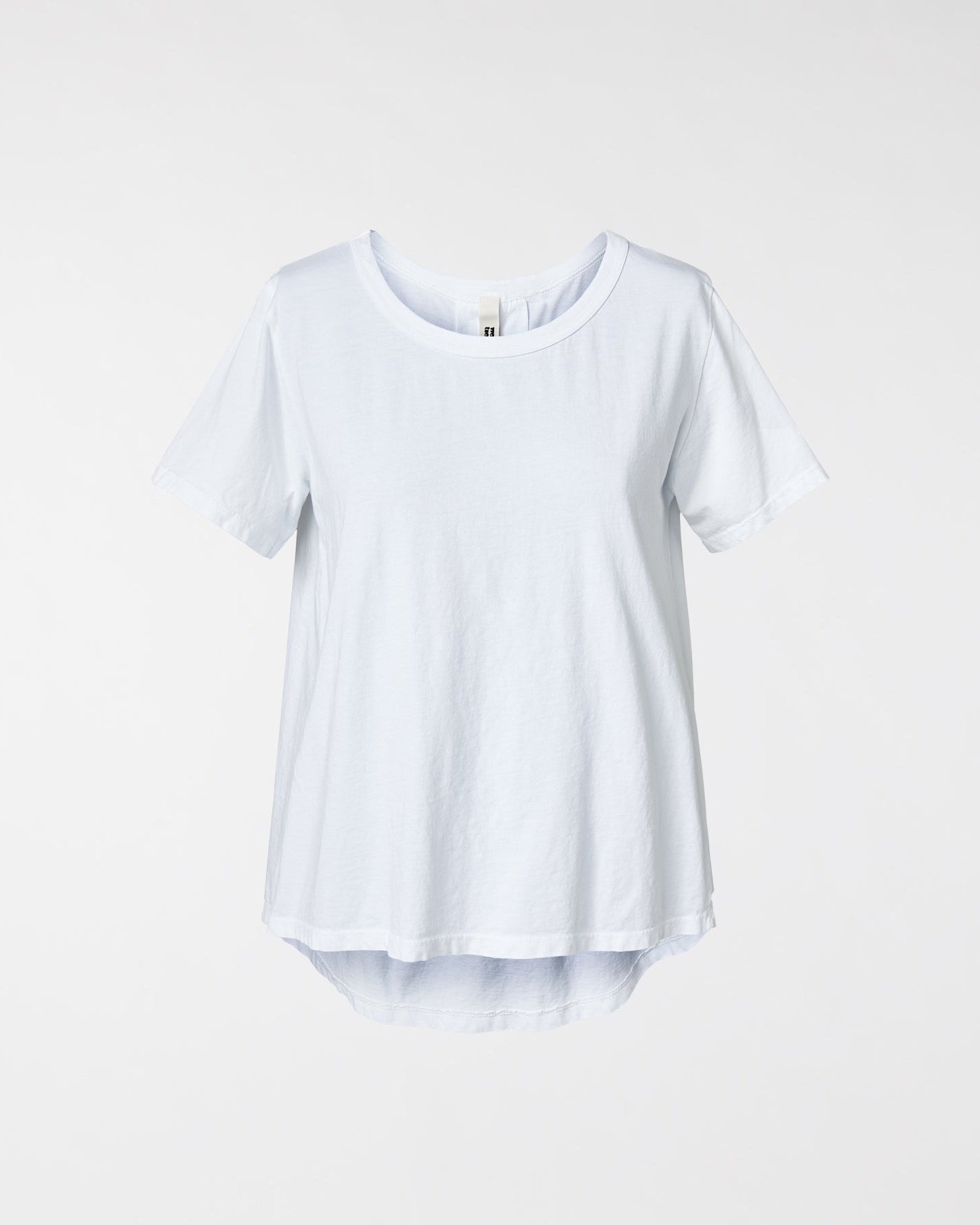 BASIC SHORT-SLEEVED T-SHIRT