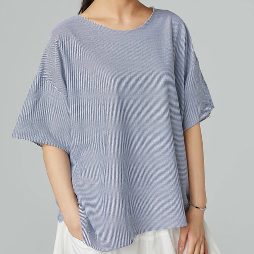 T-SHIRT EN COTON À FINES RAYURES