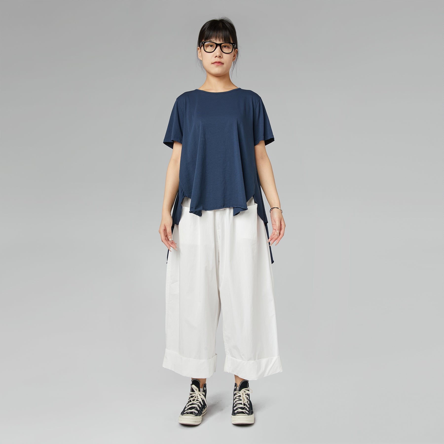 CAMISETA DE ALGODÓN CON ESPALDA LARGA CELESTE