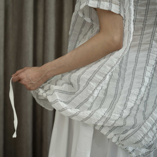HALBTRAUM-BLUSE MIT WEISSEN STREIFEN