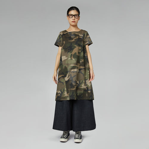 SUKIENKA MIDI Z BAWEŁNY Z NADRUKIEM WOJSKOWYM