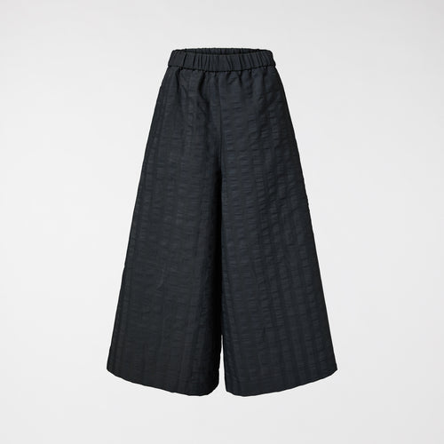 SZEROKIE SPODNIE Z MATERIAŁU SEERSUCKER