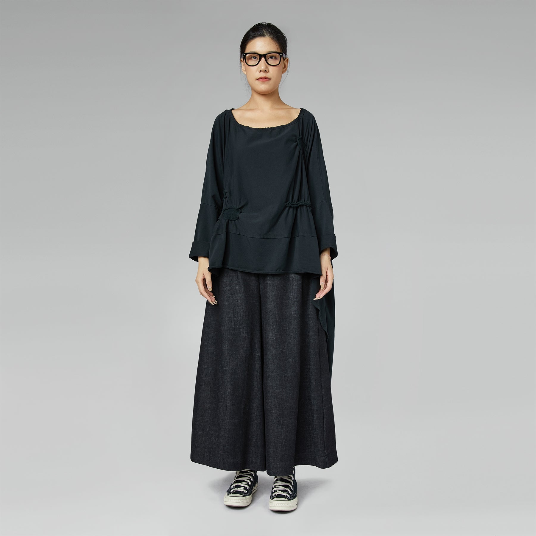 ASYMMETRIC BUBBLE SWEATSHIRT BLACK