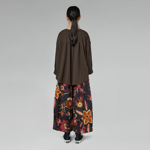 CAMISETA CON PLIEGUES EN LA ESPALDA NEGRO