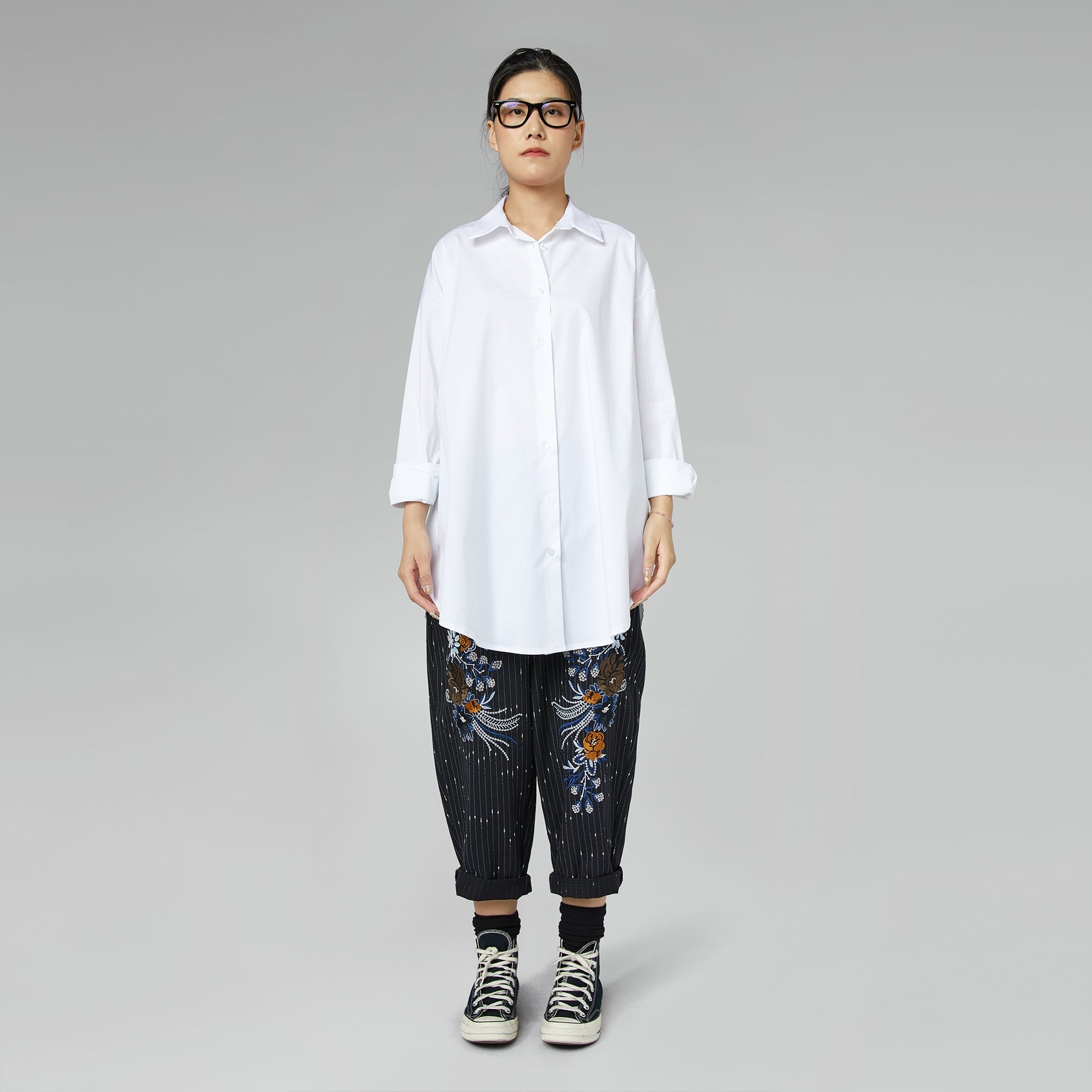 SPODNIE Z HAFTEM KWIATOWYM