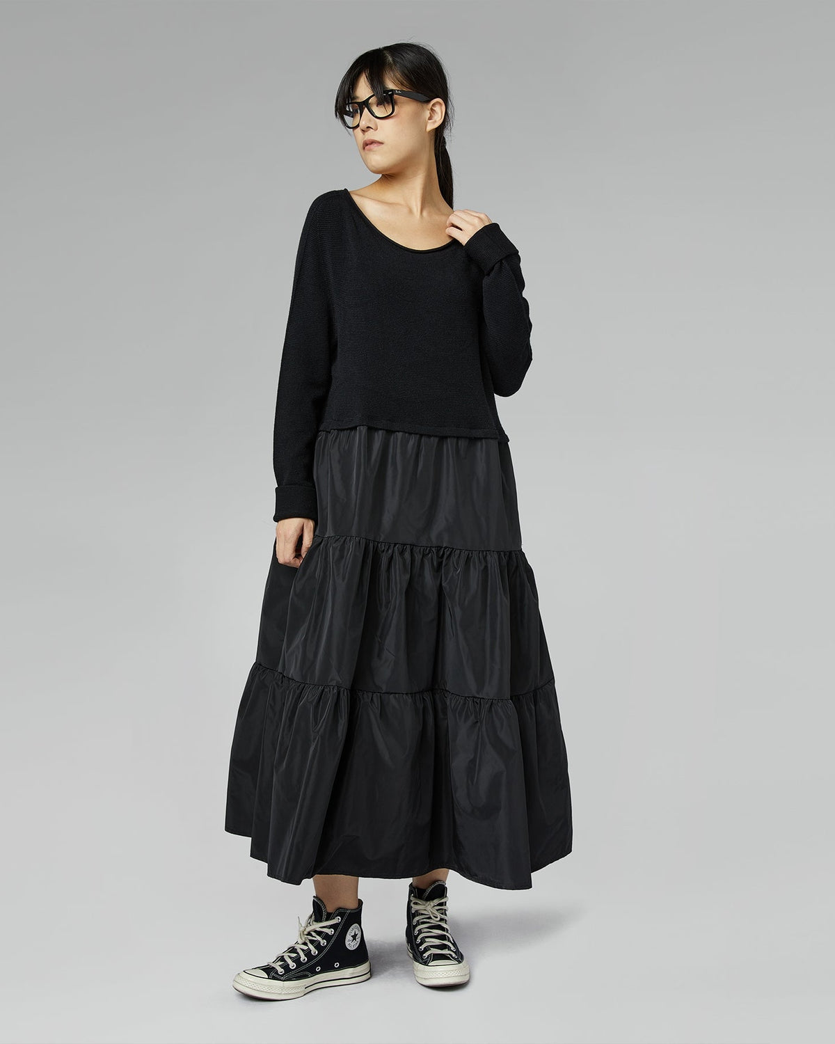 KLEID AUS DOPPELTEM STOFF