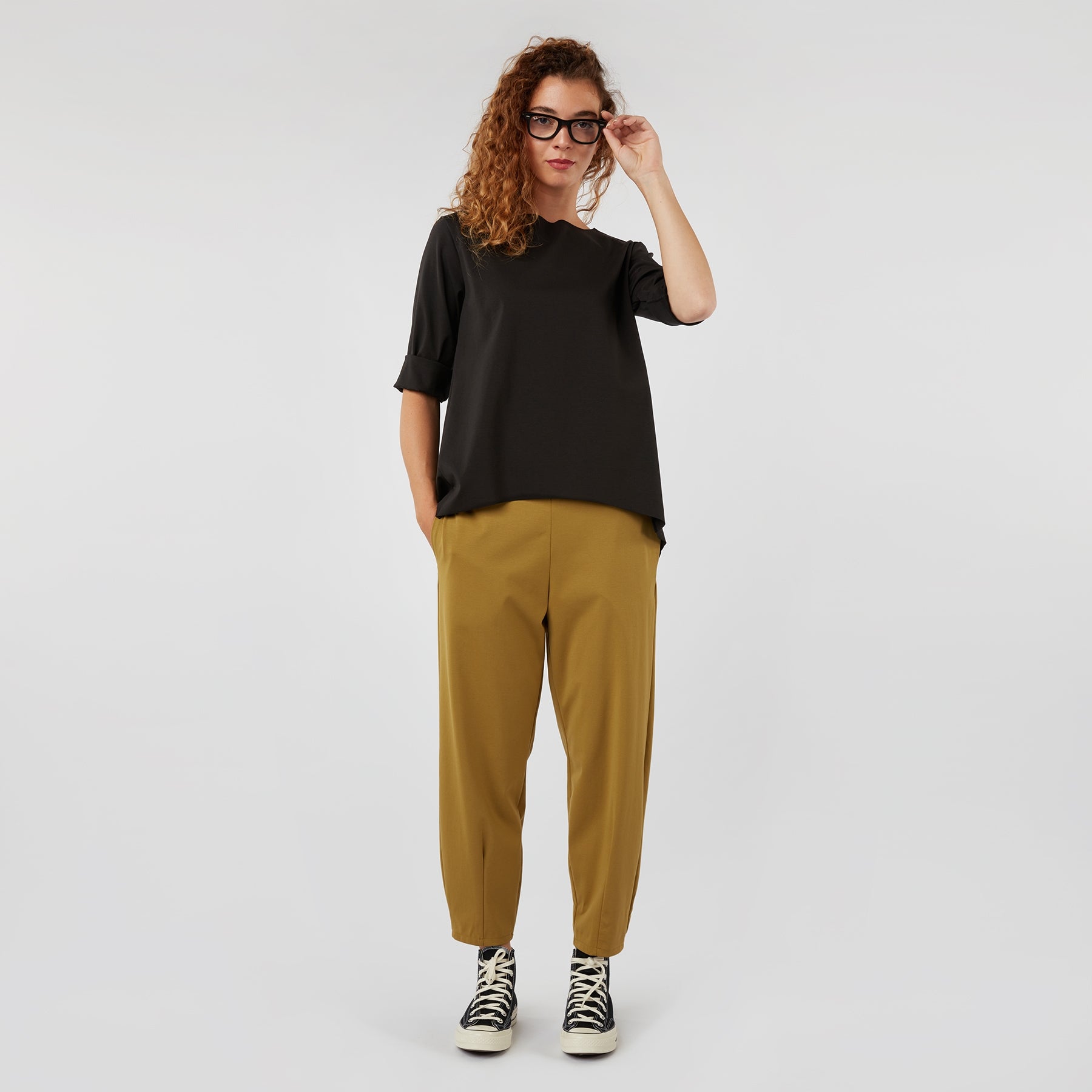 TROUSERS WITH ANKLE PLEATS WINE