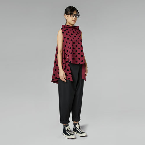 Spodnie z mieszanki wiskozy z zakładkami czarne