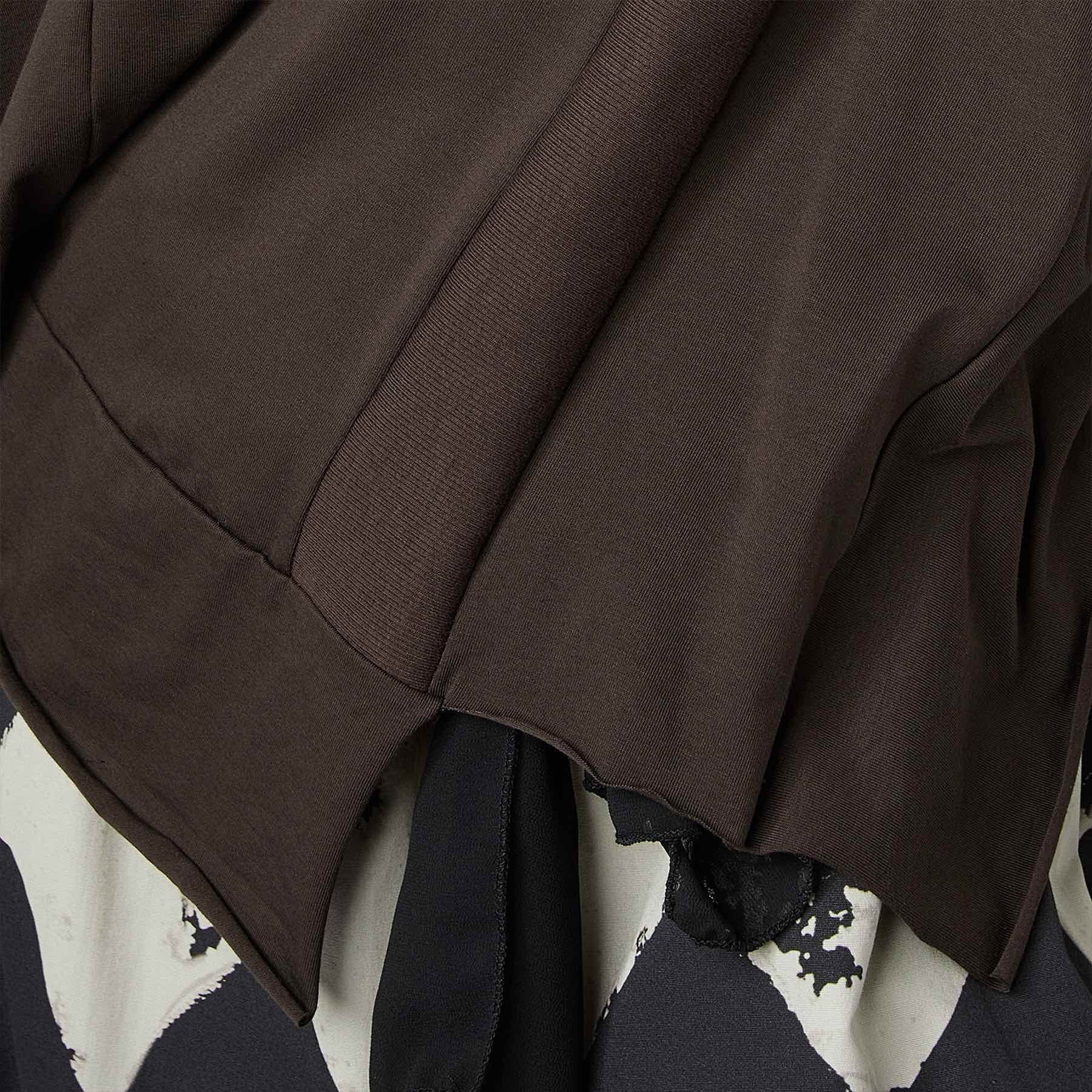 BLUZKA Z DZIANINOWYMI DETALAMI BRĄZOWA