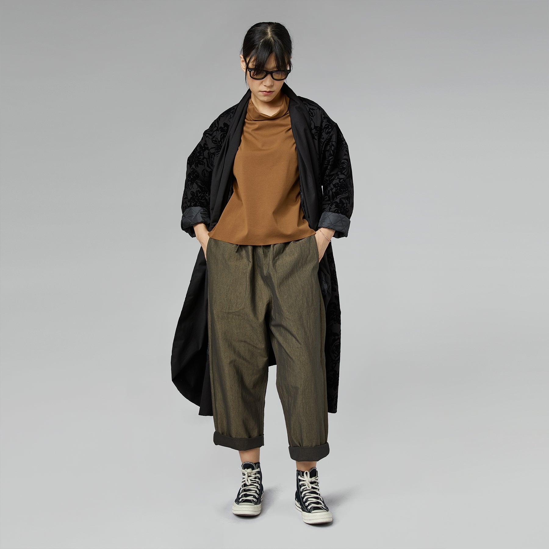 PROSTE SPODNIE Z MIESZANKI BAWEŁNY W KOLORZE CZARNYM