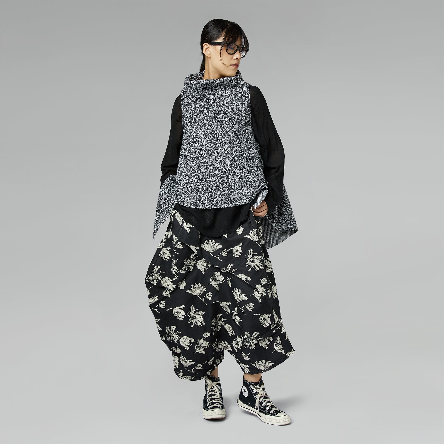 HIGH COLLAR BOUCLÉ VEST GREY