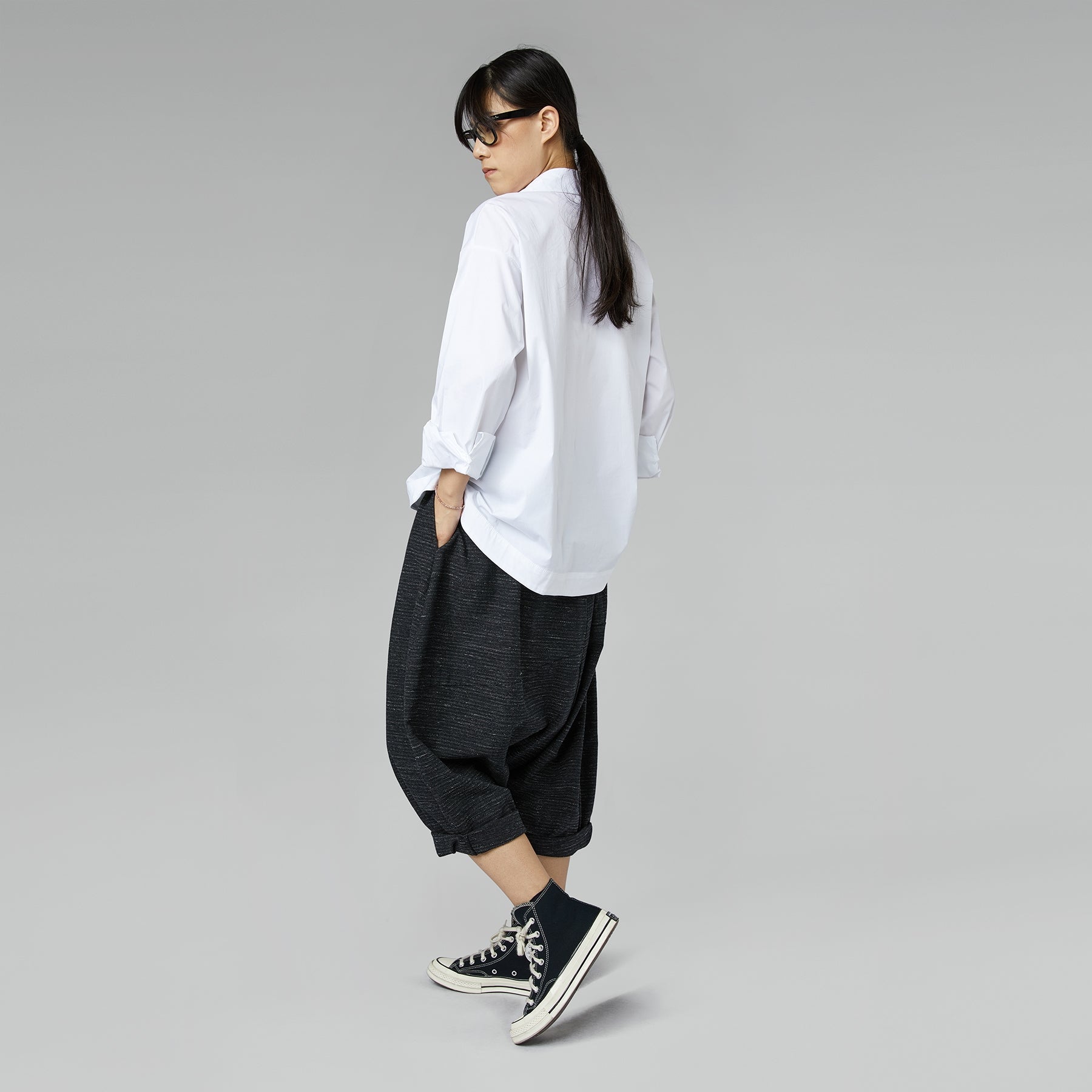 KOSZULA Z KIESZENIAMI APLIKOWANYMI NIEBIESKA