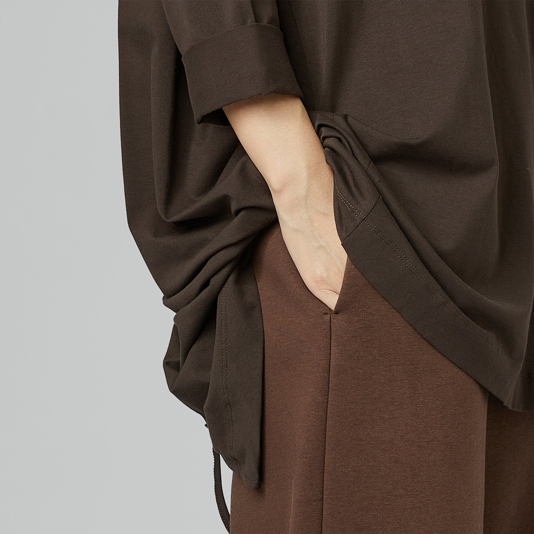 Spodnie dresowe z gazy brązowe