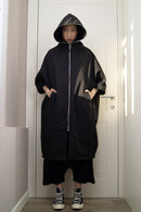 LUŹNY PŁASZCZ Z RĘKAWAMI NIETWÓRCZYMI