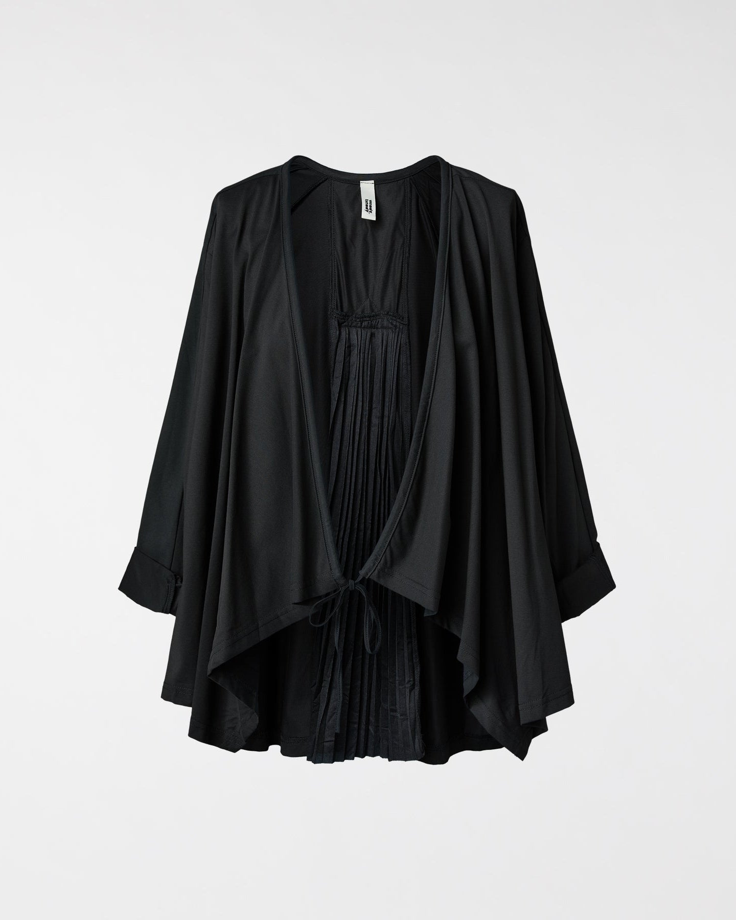 LIGHTWEIGHT JACKET WITH PLEATED DETAIL ON THE BACK