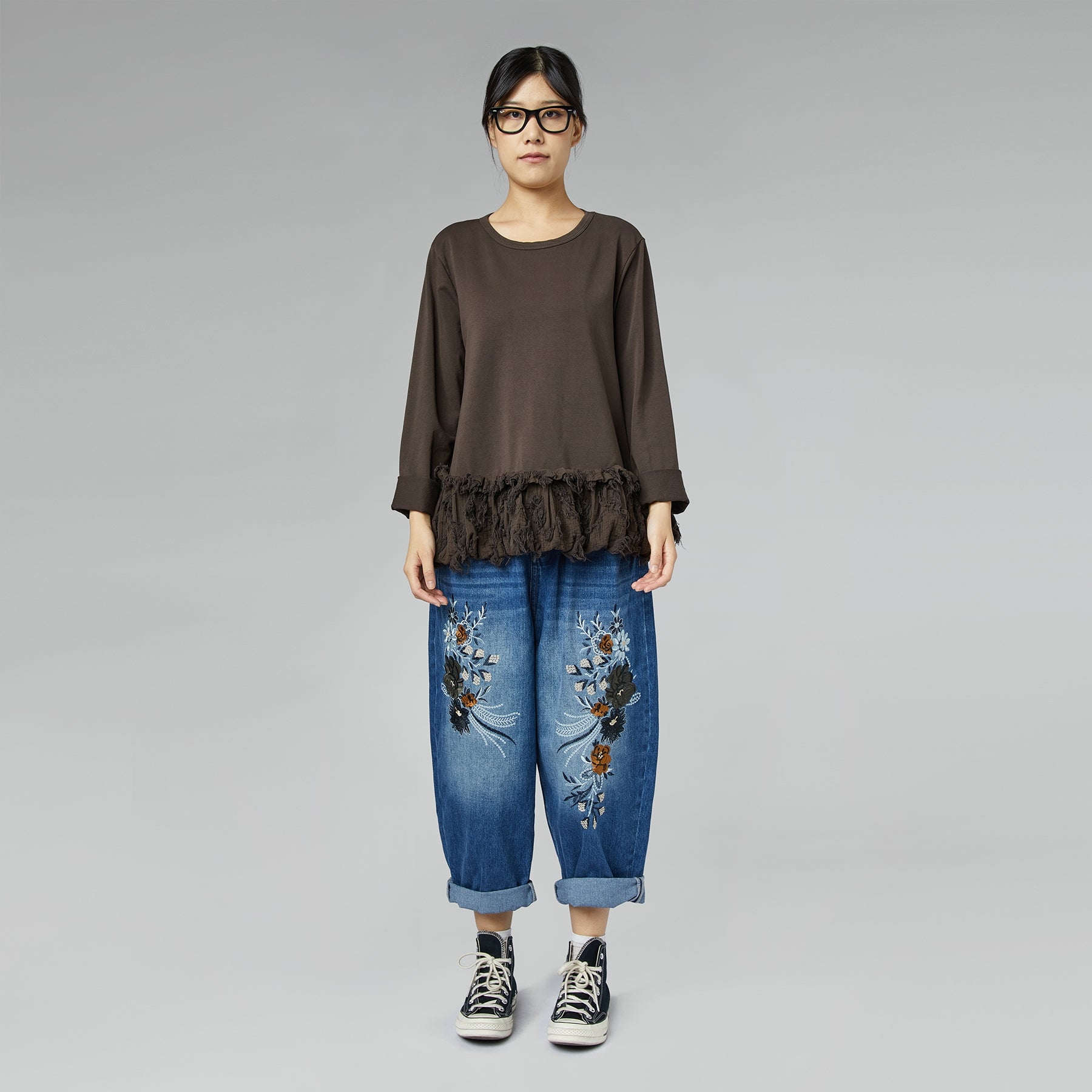 BAGGY JEANS WITH EMBROIDERY