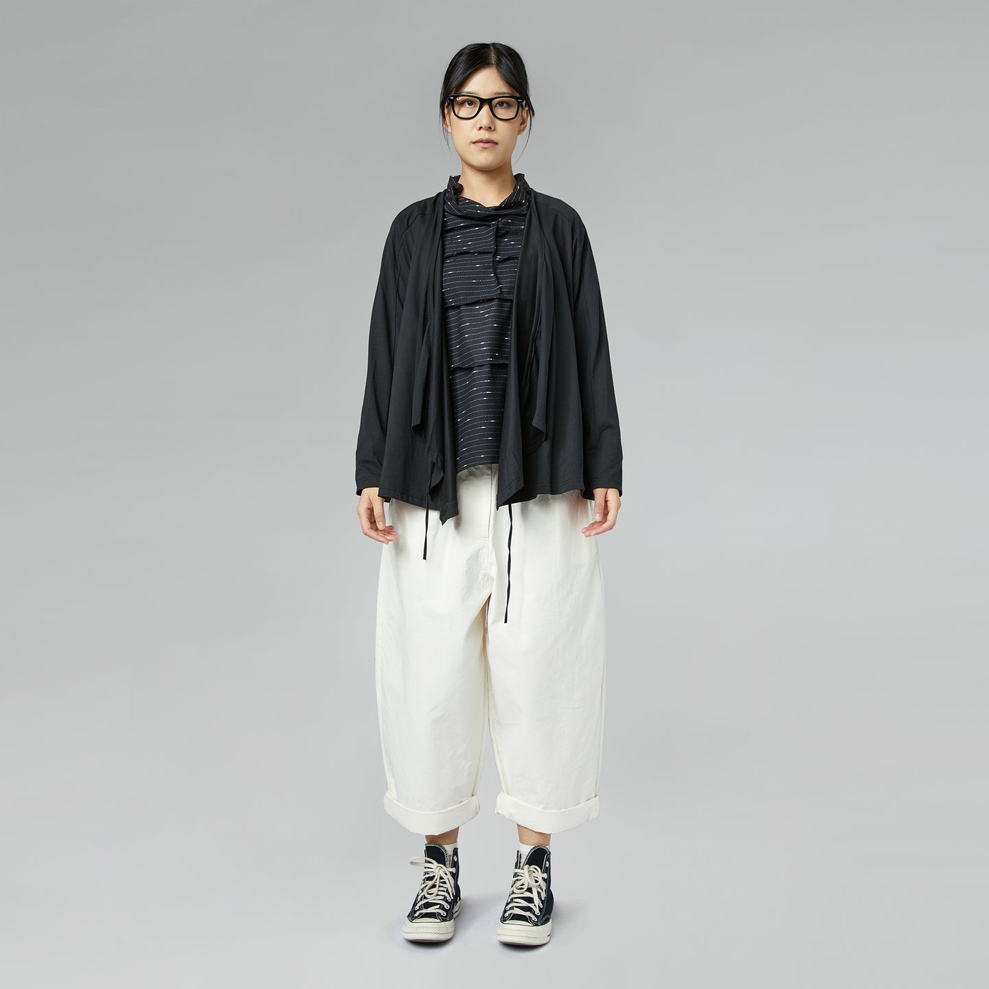 LIGHTWEIGHT JACKET WITH PLEATED DETAIL ON THE BACK