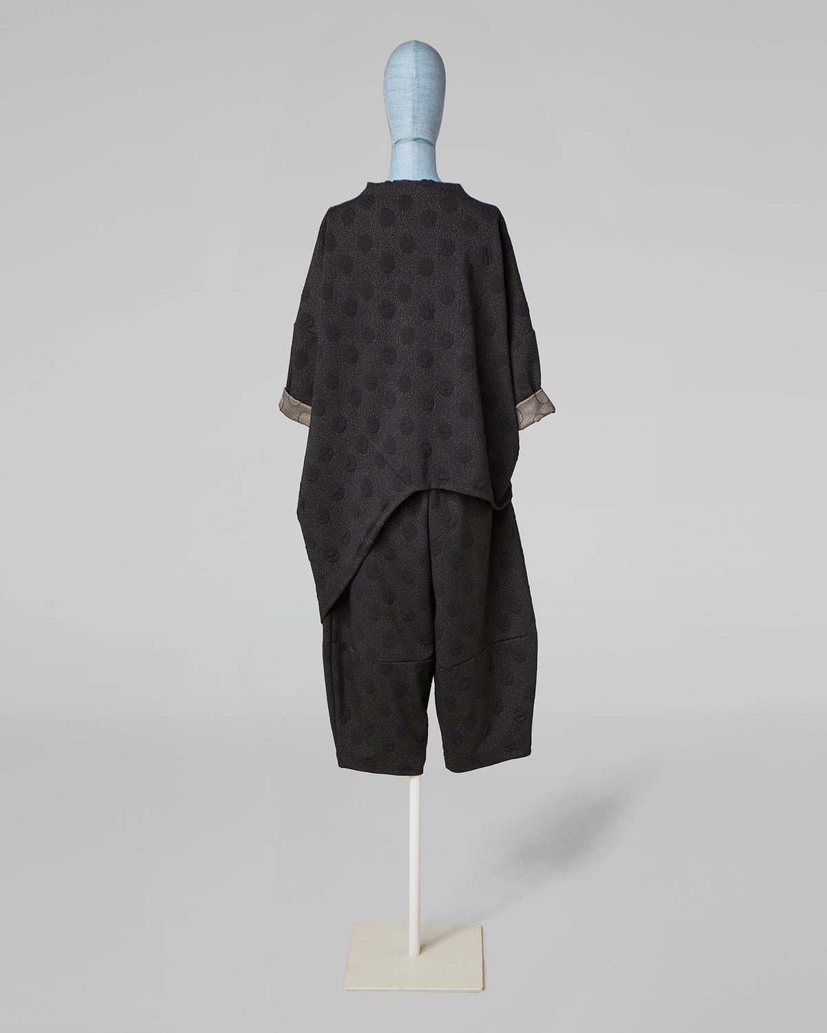 BLOUSE À POIS EN RELIEF