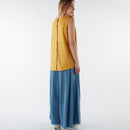BLUSA CON CHIUSURA POSTERIORE