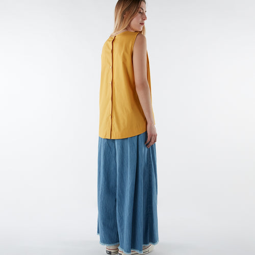 BLUSA CON CHIUSURA POSTERIORE