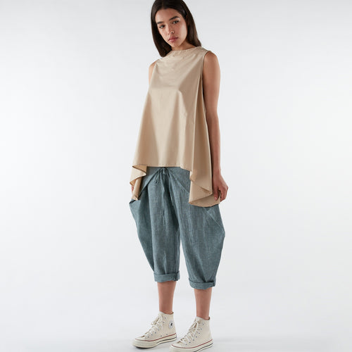 SLEEVELESS BLOUSE WITH BOAT NECKLINE