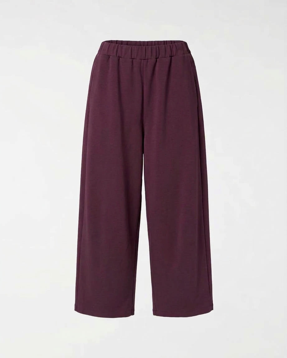 WIDE TROUSERS IN LIGHTWEIGHT NEOPRENE FABRIC