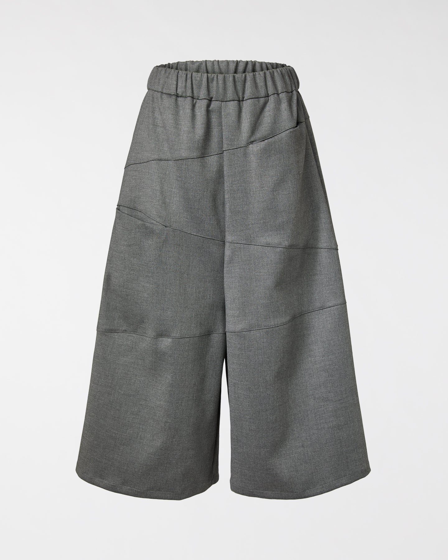 PANTALONI CON TAGLI ASIMMETRICI