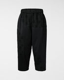 PANTALONI CON DETTAGLI GOFFRATI