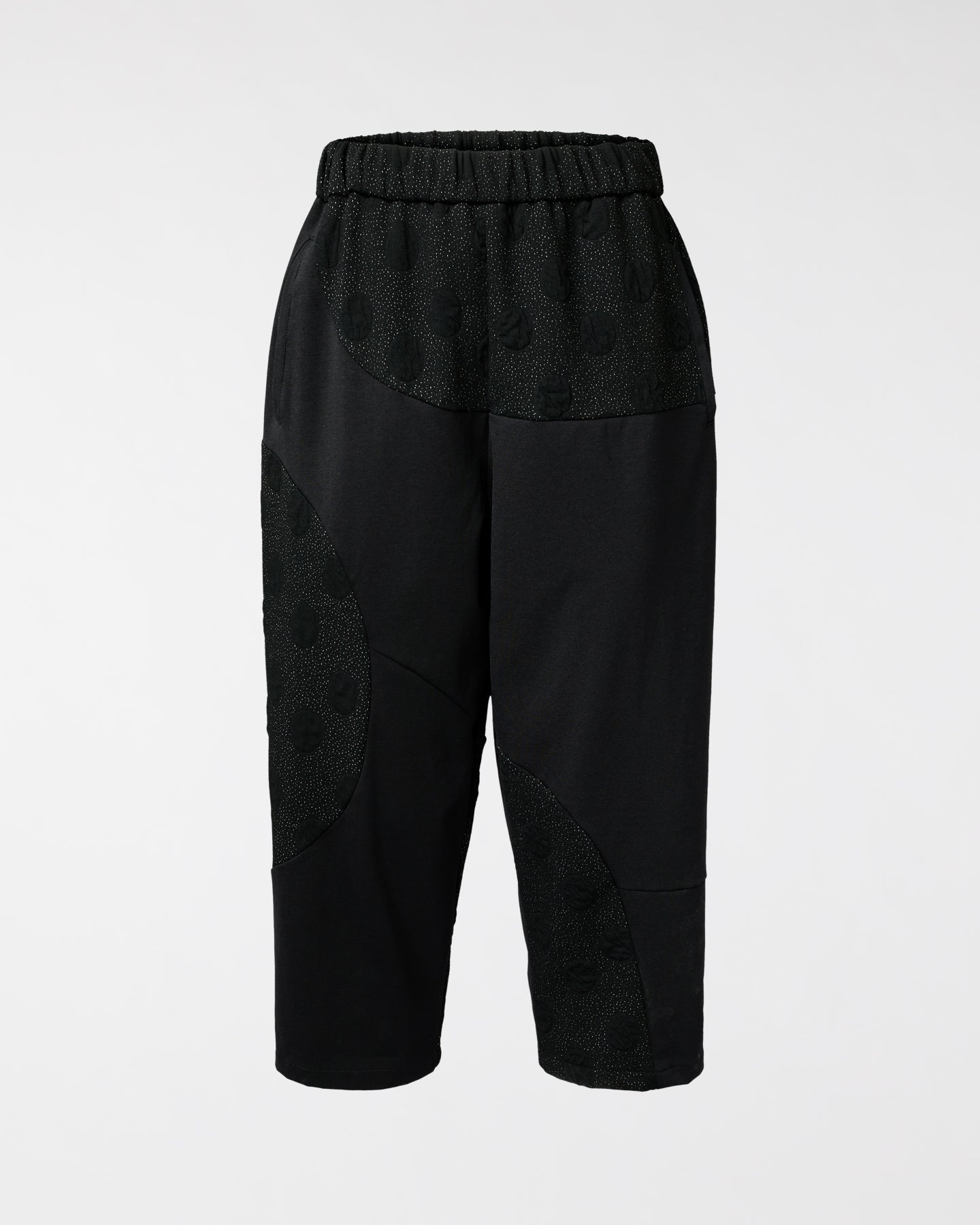 PANTALONI CON DETTAGLI GOFFRATI