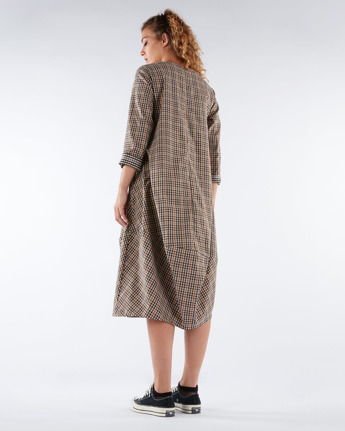 VESTIDO DE CUADROS EN TONOS OTOÑALES